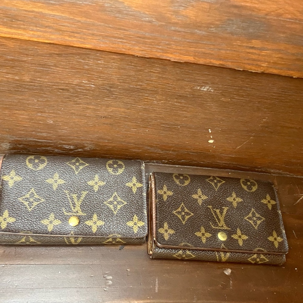 Louis Vuitton Brown and Tan Monogram Card Holder (2)